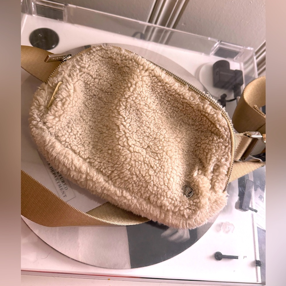 lululemon athletica Cream Sherpa Travel Bag